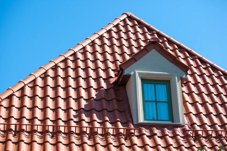 How Roofing Installation Impacts Water Drainage Efficiency in Old Greenwich, CT How Roofing Installation Impacts Water Drainage Efficiency in Old Greenwich, CT